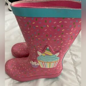Wonder Nation girls rain boot. Size 11-12